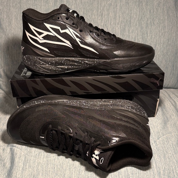 Men’s Puma MB.02 "Oreo" LaMelo Ball basketball sneakers in black and white. 10.5 - Picture 6 of 16